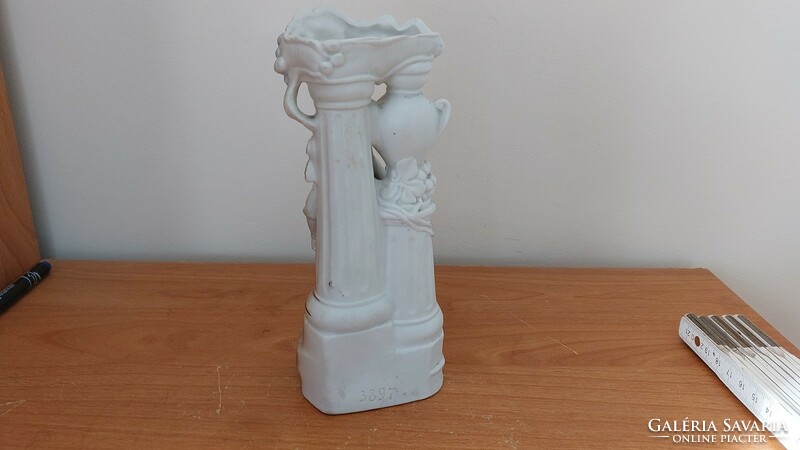 (K) beautiful porcelain statue - vase approx. 18 cm high