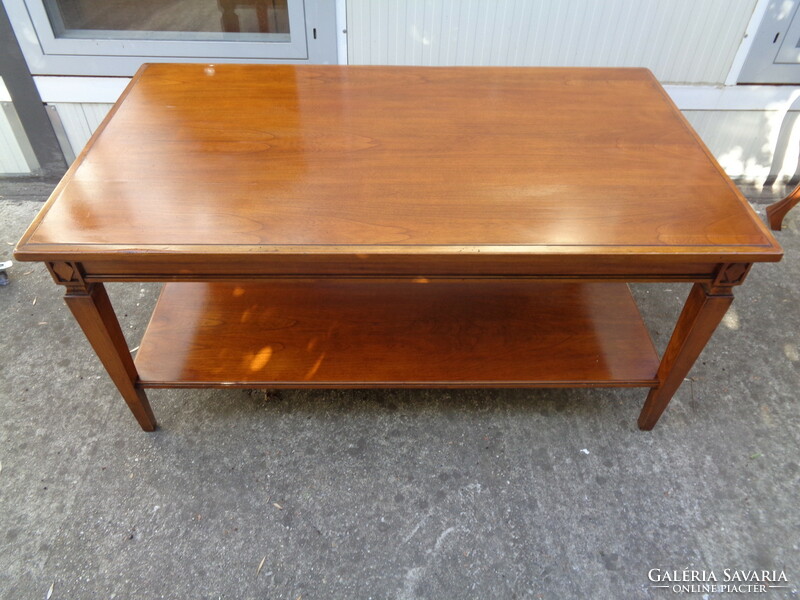 Selva smoking table