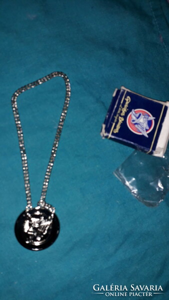 Retro Gauloises cigarette advertisement with metal key ring box (disassembled for the sake of the picture) as shown in the pictures