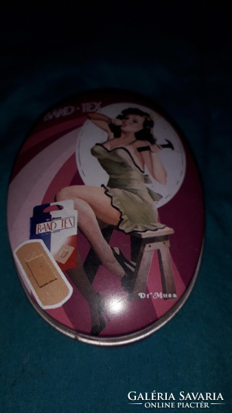 Retro Pin-up girl festéssel díszített fém lemez BAND -TEX sebtapaszos doboz a képek szerint