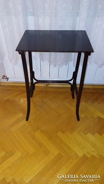 Thonet thonett lerakó asztal home-office asztal kàvézó,szalon asztal posztamens szobortartó,dohànyzó