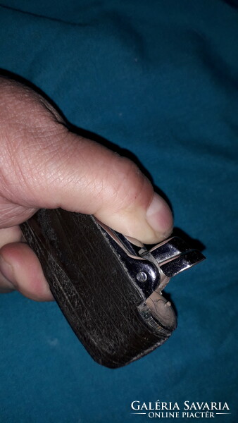 Antik RONSON - USA - fekete BŐRREL bevont fém burkolatú öngyújtó a képek szerint