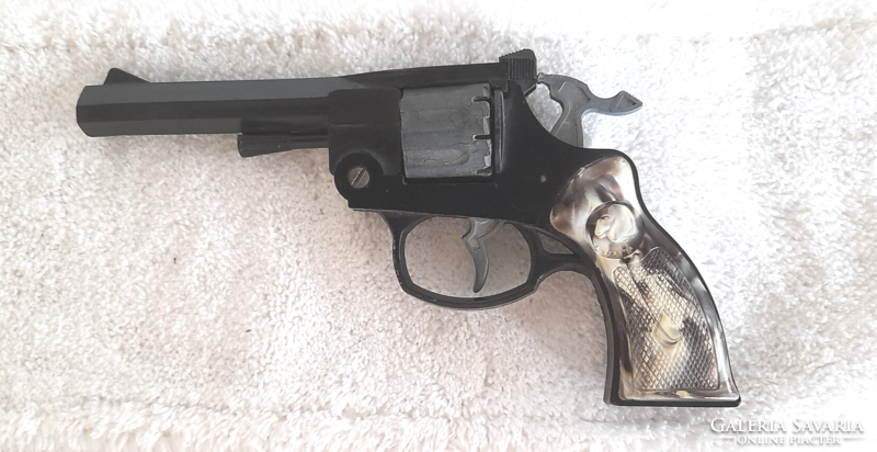 Old trafficker cartridge, revolving magazine toy pistol -