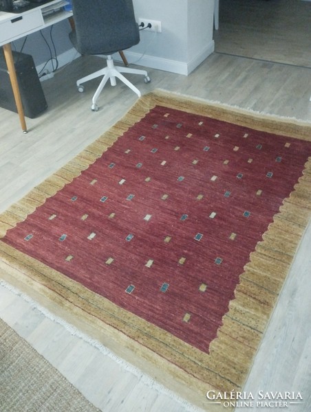 Piros arab mintás szőnyeg
