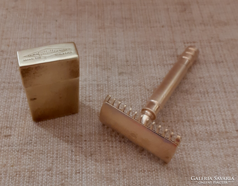 Old fine condition brass thinning razor with gilette brass blade holder with blade inside