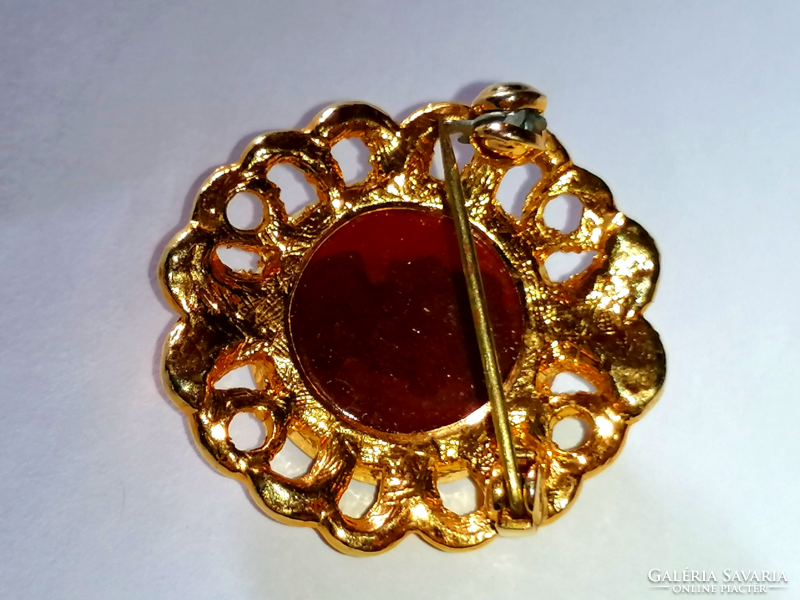 Retro cameo head brooch 52.