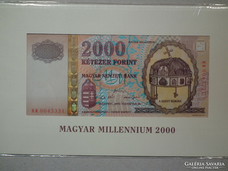Millenniumi 2000 forintos díszcsomagolásában - 2000. augusztus 20.