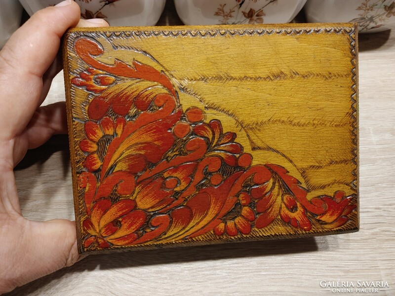 Hand carved and painted tulip jewelry box