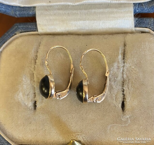 Old 14-karat gold earrings with beak!