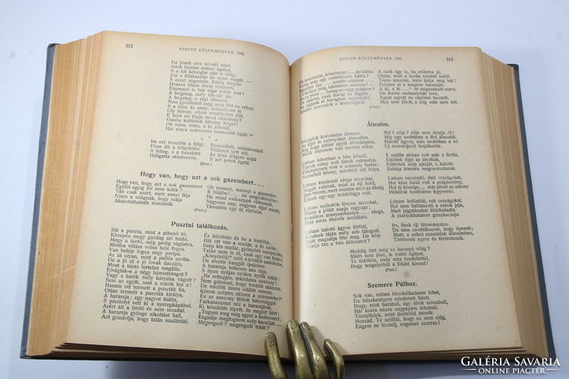 1923 - Petőfi költeményei dúsan ezüstözött kötésben Nagyon szép Ritka kötésváltozat!