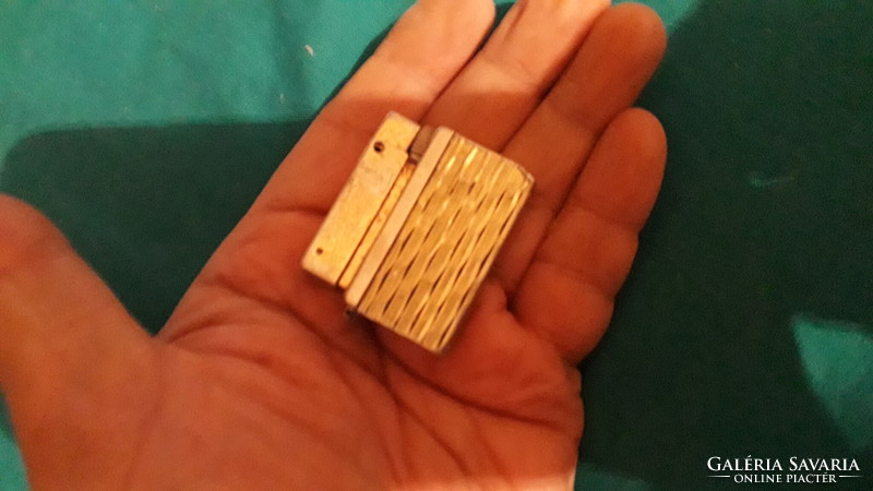 Old zenith - Japanese - lighter with gilded metal casing as shown in the pictures