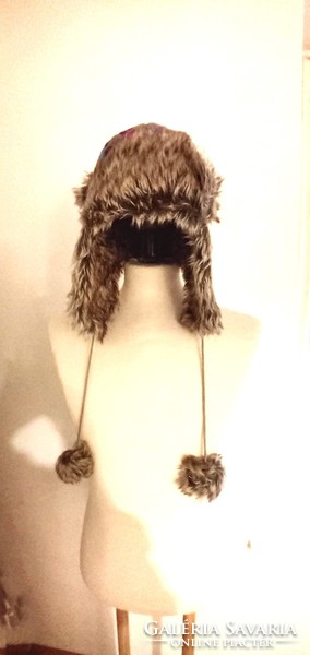 Polka dot winter hat