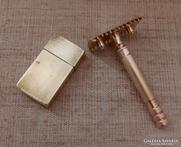 Old fine condition brass thinning razor with gilette brass blade holder with blade inside