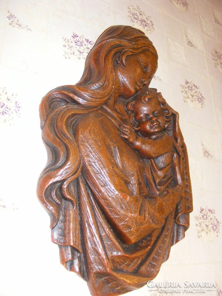 Madonna and child, wall decoration