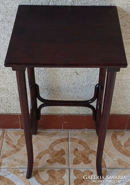 Antik posztamens,viràgtartó kàvèzó dohànyzó thonet asztal,tonett legkisebb