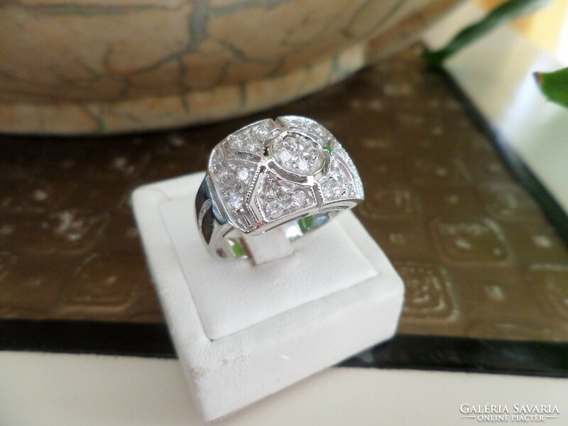 Art deco style wide white gold ring with glasses