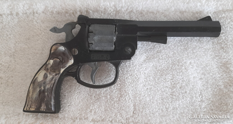 Old trafficker cartridge, revolving magazine toy pistol -