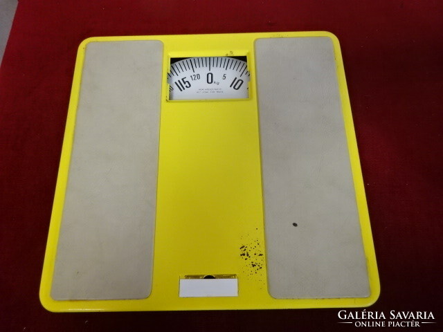 Mechanical personal scale, size: 26x26 cm. Jokai.