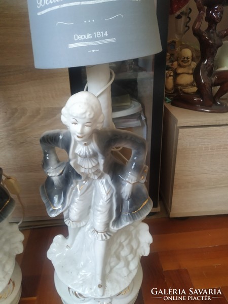 Porcelán, barokk figurális lámpa párban eladó! 64 cm