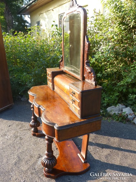 Antique table, mirror / toilet.