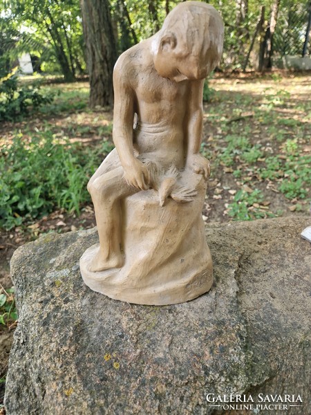 The terracotta statue of Gyula Sztankó, a sculptor from Ungvár, was marked with a boy bird