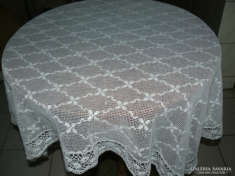 Charming Art Nouveau lace tablecloth