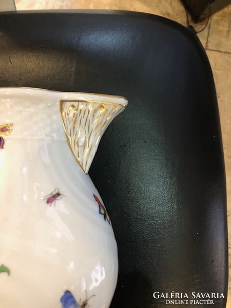 Herend porcelain pourer, 24 cm high, for collectors. Victoria pattern
