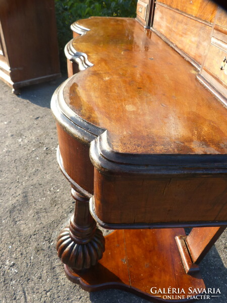 Antique table, mirror / toilet.