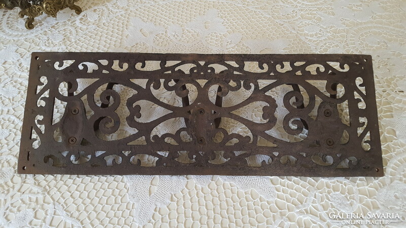 6 Cast iron wall hanger with hook