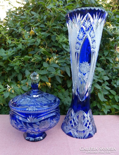 48 Cm. Crystal vase, bonbonier / lip.