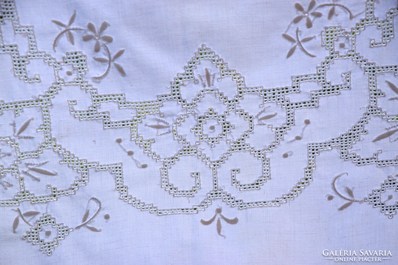 Wonderful Embroidered Toledo Toledo Holiday Tablecloth Tablecloth Table Centerpiece 81 x 81