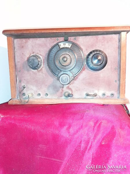 Antique 3-tube amateur radio