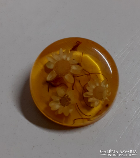 Retro beautiful condition resin flower brooch pin with safety pin