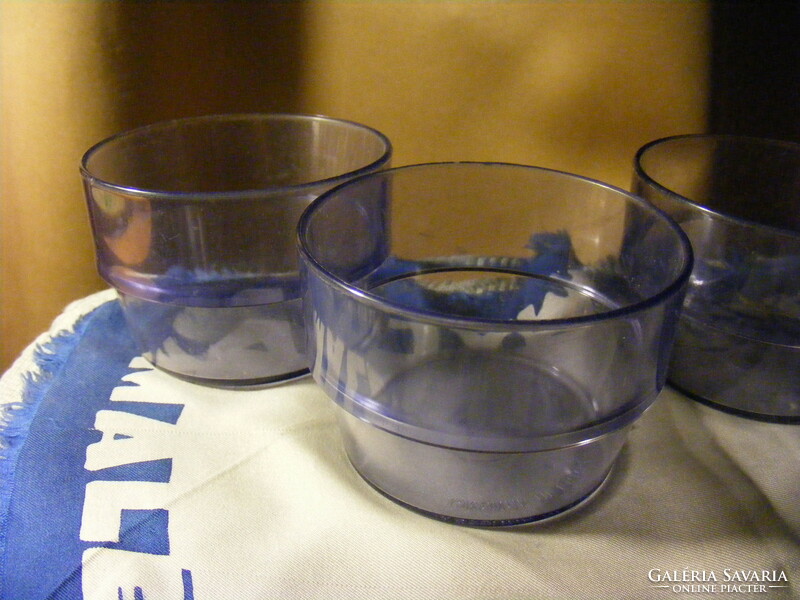 5 Mallow plastic bowls or glasses