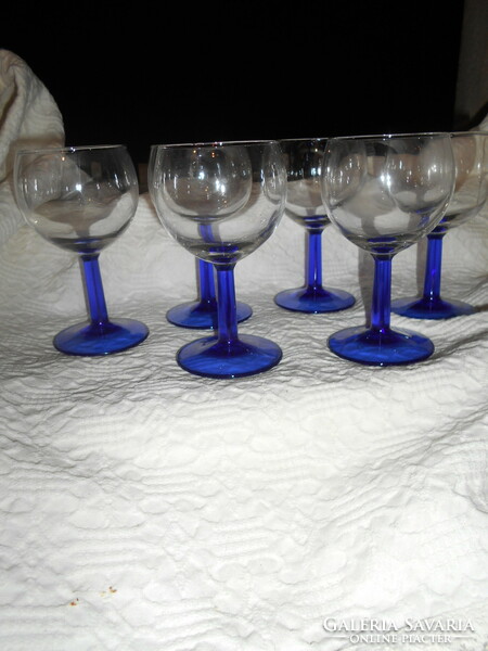 6 wine glasses with cobalt blue stems - the price applies to 6 pieces
