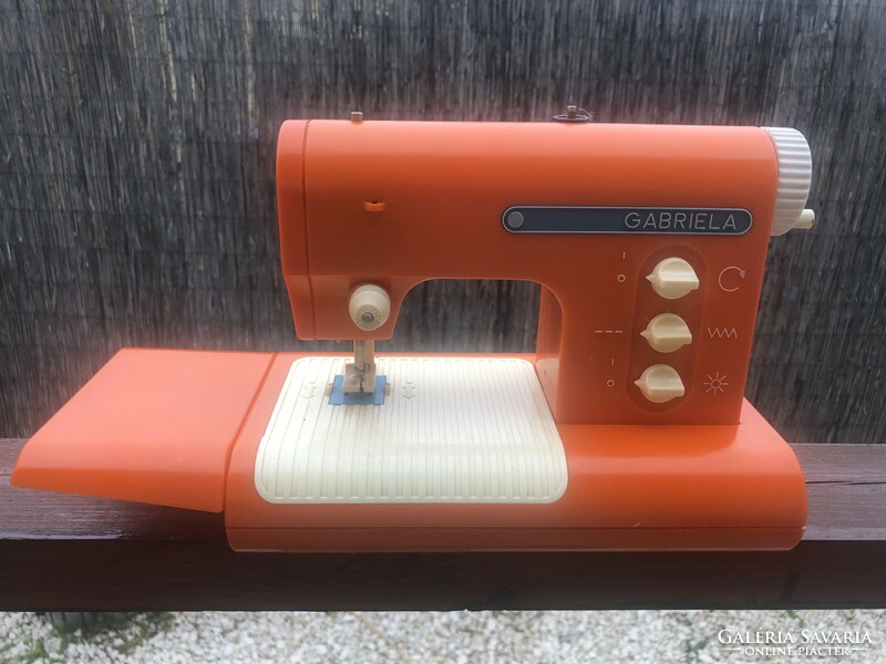 Piko gabriella toy sewing machine