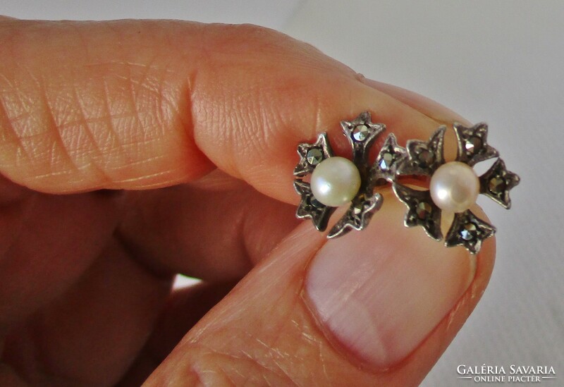 Szép  kézműves ezüst fülbevaló valódi gyöngy és markazit