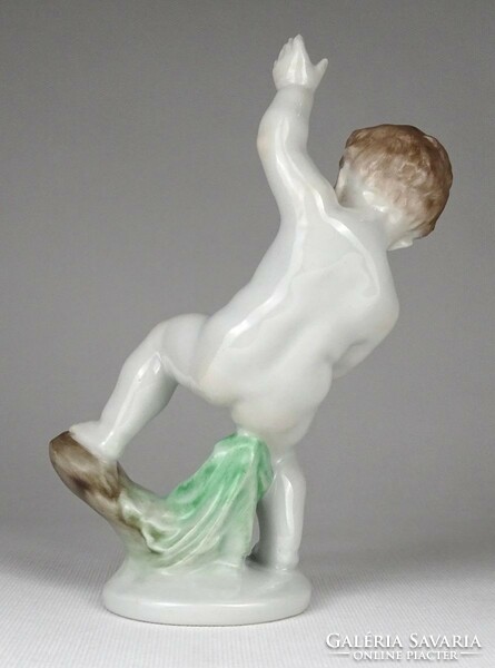1P005 Régi Herendi porcelán pisilő fiú figura 18 cm
