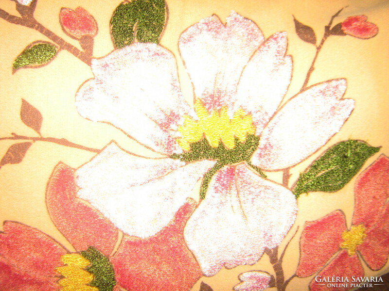 Floral decorative pillow embroidered in a beautiful material