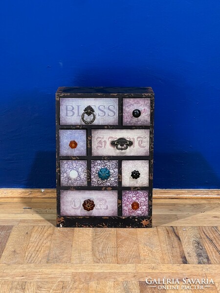 Jewelry box storage with drawers