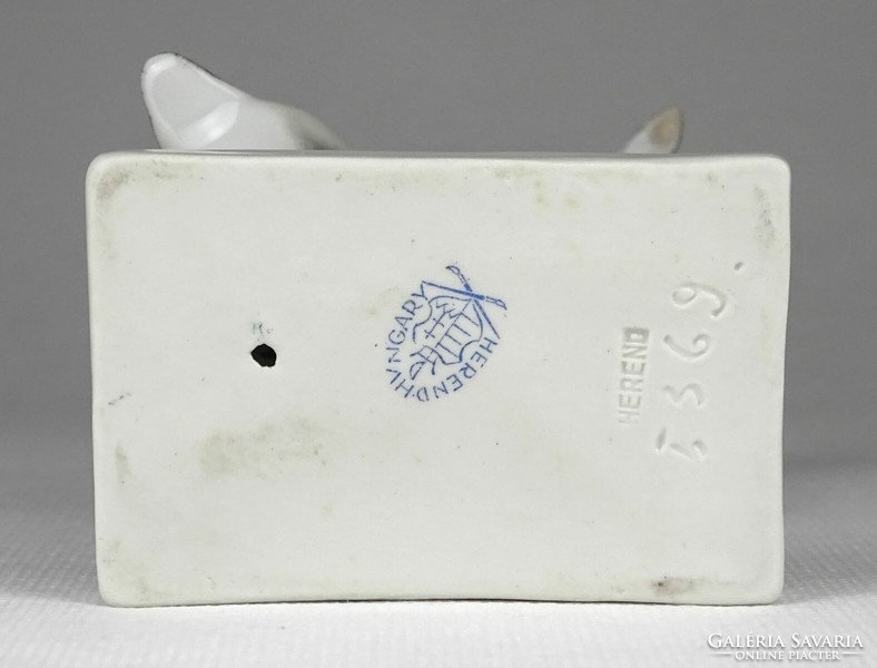 1P008 Herendi porcelán kecske talapzaton 11.5 cm