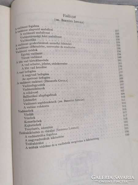 Dezső Dr. Borzsák: professional hunter's manual.