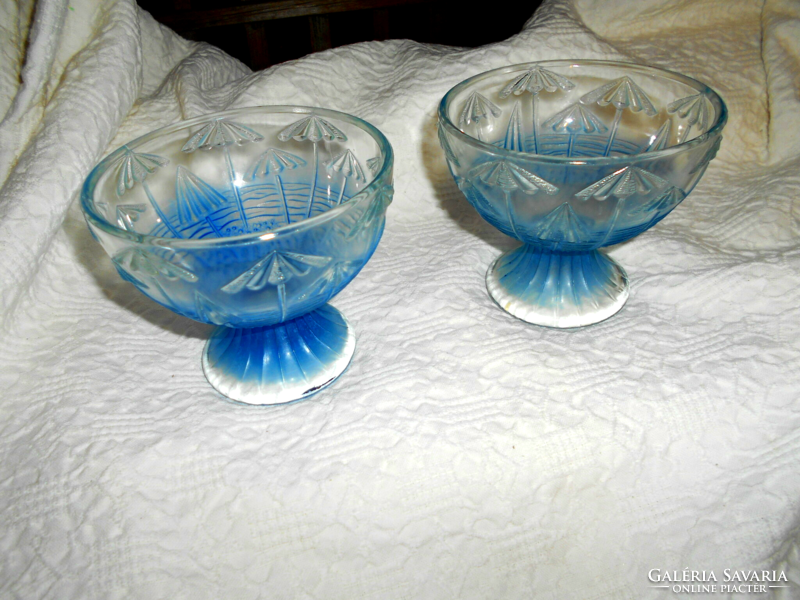 2 Old thick glass ice cream cups - with a parasol motif 1400/pc