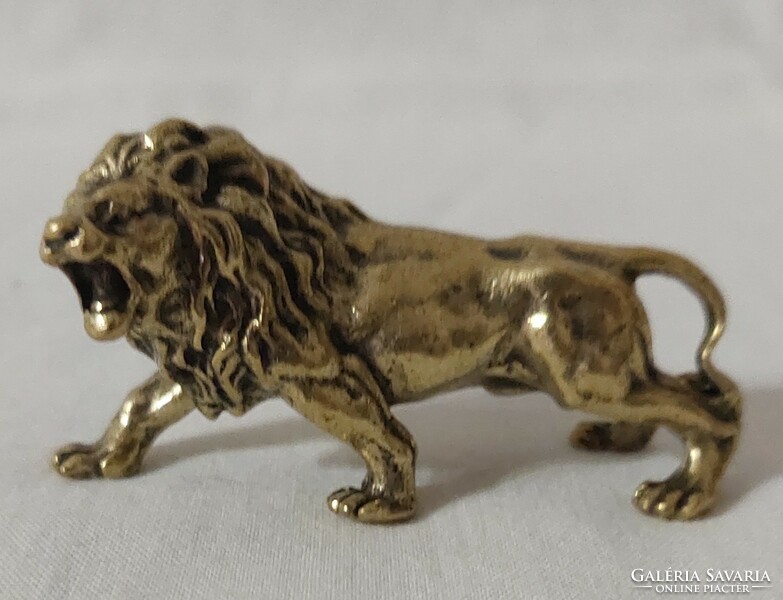 Copper lion small statue