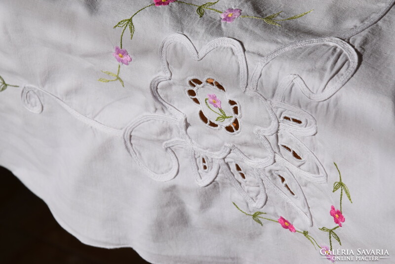 Régi Hatalmas Hímzett riselt ünnepi nagy terítő asztalterítő 170 x 123 cm