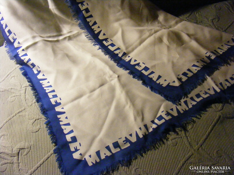 Malév scarf 70 x 70 cm