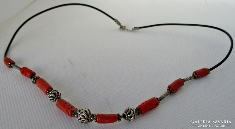 Beautiful old rubber silver necklace with real beautiful corals