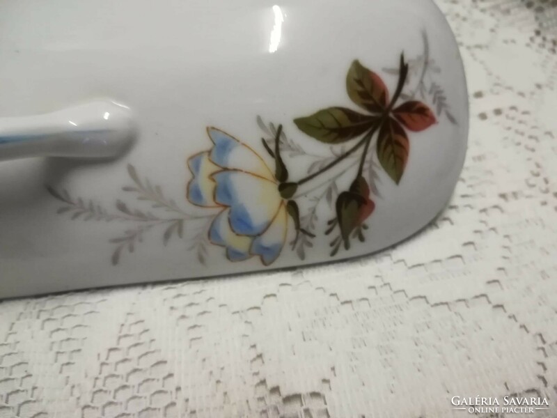 Porcelain toothbrush holder