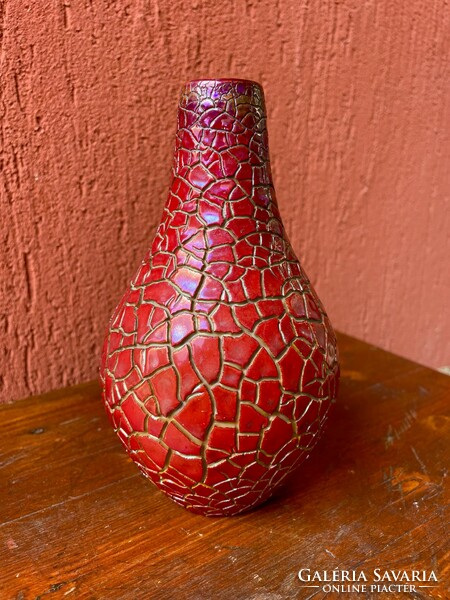 Zsolnay repesztett ökörvér színű (Eozin) mázas 18 cm-es váza
