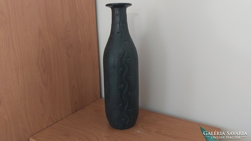 (K) unique black ceramic vase approx. 39 cm high